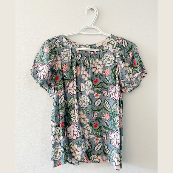 Loft Floral Blouse with Button Up Back Size XS 🌼 - Picture 1 of 5